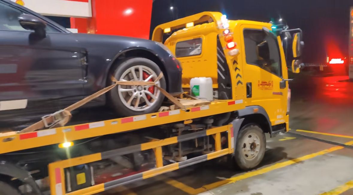 渭南行车途中遇到突发状况该如何呼叫道路救援？